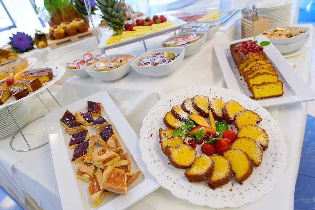Hotel Giulietta Riccione 3*,  Italy