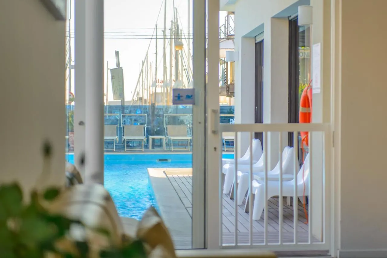 Hotel Giulietta Riccione 3*,